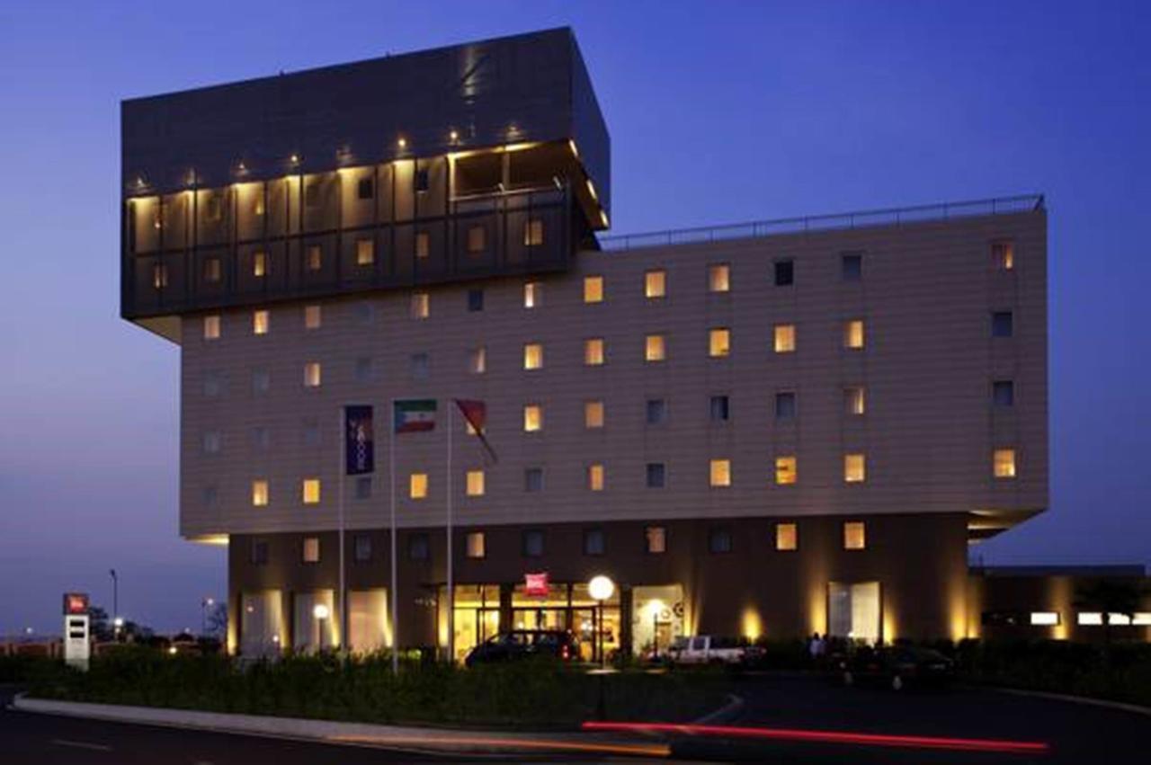 Hotel Ibis Malabo Exterior foto